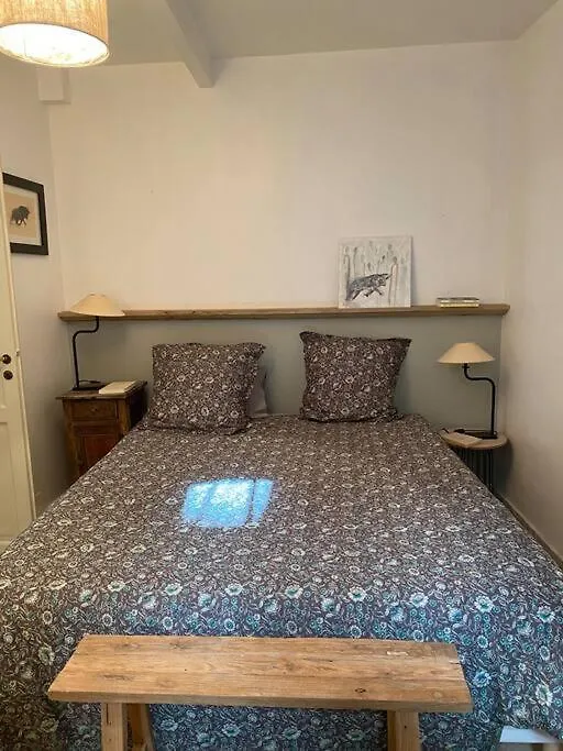 Charmant Pied A Terre Arlesien, Rez De Chaussee Apartment  Arles