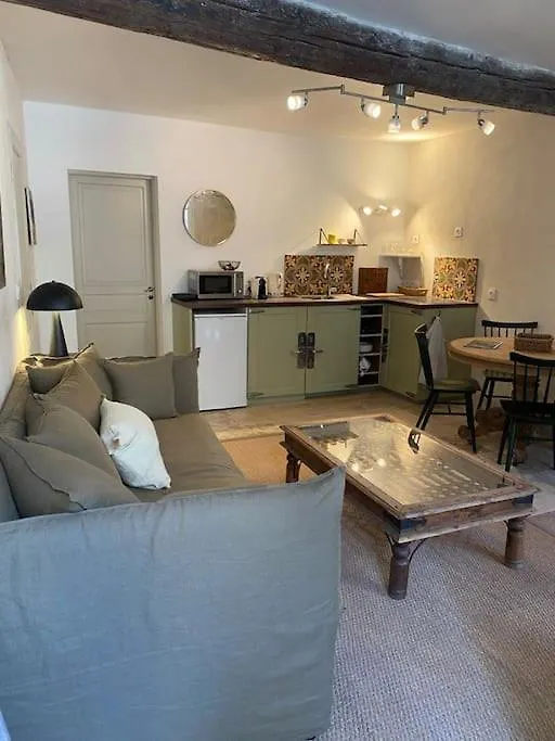 Charmant Pied A Terre Arlesien, Rez De Chaussee Apartment
